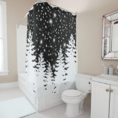 Minimalistische Schwarz-weiße Kiefernwälder Sterne Duschvorhang (Beispiel)