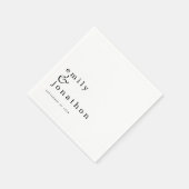 Minimalistische Schwarz-weiße Namen Datum Hochzeit Serviette (Ecke)