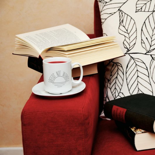 Minimalistische Schwarz-weiße Tasse