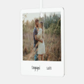 Minimalistische Schwarz-weiße Verlobung Foto Verlo Ornament Aus Metall (Vorderseite links)