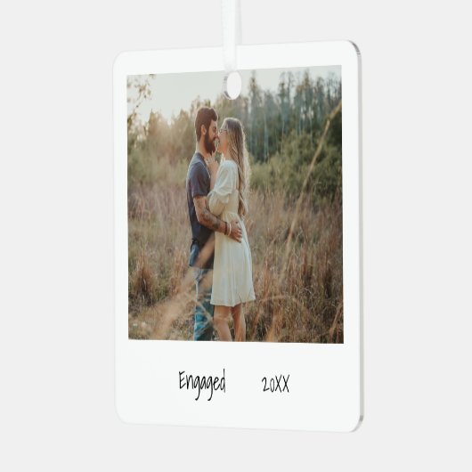 Minimalistische Schwarz-weiße Verlobung Foto Verlo Ornament Aus Metall (Vorderseite links)