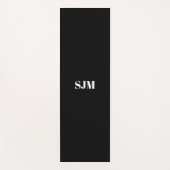 Minimalistische schwarze Monogramm-Initialen Yogamatte (Vorderseite)