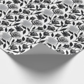 Minimalistische schwarze Rosen mit hellgrauen Stie Geschenkpapier (Ecke)