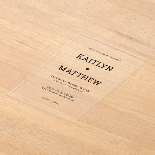 Minimalistische schwarze Typografie mit Herzenshoc Acryleinladungen (Ablage )