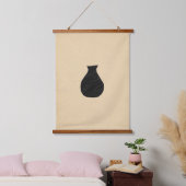 Minimalistische schwarze Vase Wandteppich Mit Holzrahmen (Schlafzimmer)