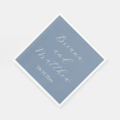 Minimalistische Script Calligraphy Dusty Blue Wedd Serviette (Ecke)