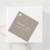 Minimalistische Script-Moderne Hochzeit | Taupe Br Geschenkanhänger (Beispiel)