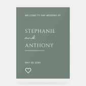 Minimalistische Seite Grün mit Herz Moderne Hochze Acrylschild (Vorderseite)