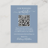 Minimalistische Simple Wedding Website QR Dusty Bl Begleitkarte (Vorderseite)