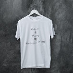 Minimalistische Skripthandschrift Schriftliche Typ T-Shirt<br><div class="desc">Eine schöne einfache minimalistische handgeschriebene Schrift Typografie Hochzeitsdesign. Ein einzigartiges Design,  das einen persönlichen klassischen kalligraphischen Hochzeitsstil verwendet. Ein modernes handgeschriebenes Briefdesign. Ein elegantes Hochzeitsdesign mit modernen und doch traditionellen Elementen. Auch die passenden Hochzeitseinladungen und andere Schreibwaren sind verfügbar.</div>