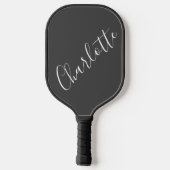 Minimalistische Skripttypografie Name Schwarz/Weiß Pickleball Schläger (Rückseite)