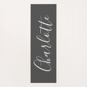 Minimalistische Skripttypografie Name Schwarz/Weiß Yogamatte (Rückseite)