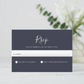 Minimalistische Solid Navy Blue Wedding RSVP Card Karte (Stehend Vorderseite)