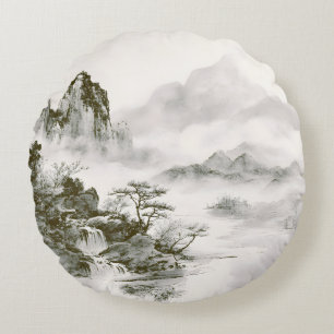 Minimalistische Tinten-Nebel-Zen-Berglandschaft Rundes Kissen