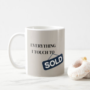 Minimalistische Typografie-Ästhetik Makler Kaffeet Kaffeetasse
