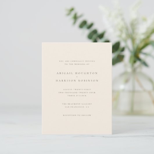 Minimalistische Typografie Blush & Cream Wedding Einladungspostkarte (Stehend Vorderseite)
