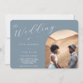 Minimalistische Typografie Dusty Blue Foto Wedding Einladung (Vorderseite)