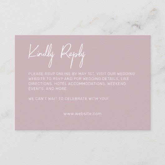 Minimalistische Typografie Helle Rose RSVP Karte (Vorderseite)