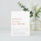 Minimalistische Typografie Terracotta Wedding RSVP Postkarte (Stehend Vorderseite)