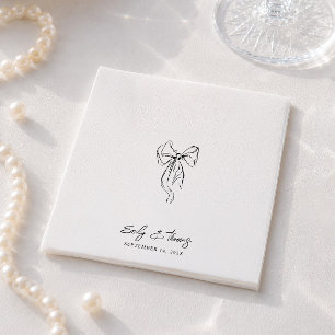 Minimalistische verspielte Tinte Handgezeichnete B Serviette