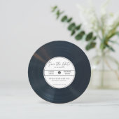 Minimalistische Vinyl-Aufnahme Save the Date mit F Einladung (Stehend Vorderseite)
