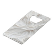 Minimalistische Wave aus weißem Marmor Elegant Mod Geldbeutel Flaschenöffner (Vorderseite Schrägansicht)