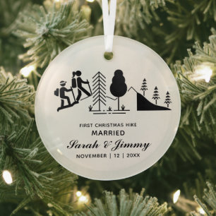 Minimalistische Weihnachtsgebirgswanderung Verheir Ornament Aus Glas
