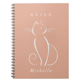 Minimalistische weiße Katze auf rosa Notebook-Name Notizblock