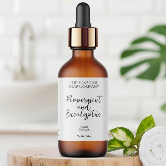 Minimalistische weiße Kosmetikflasche oder Etikett