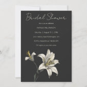Minimalistische Weiße Lilie auf schwarzem Brautpar Einladung (Vorderseite)