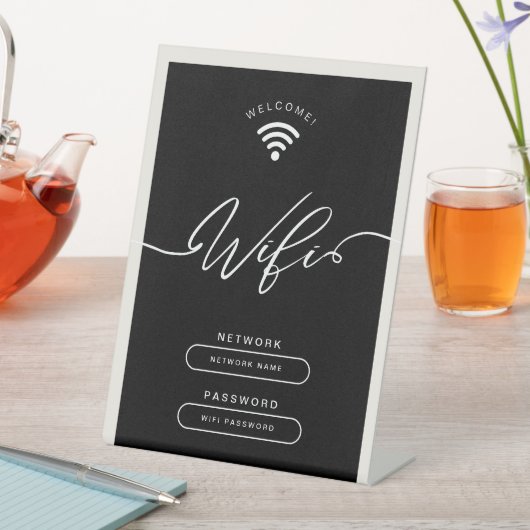 Minimalistische Wifi-Zone in Schwarz und Beige Sockelschild (In Situ)