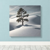 Minimalistische Winterlandschaft mit einsamen Kief Leinwanddruck (Insitu (Holzboden))