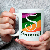 Minimalistischer Anfangsbuchstabe S mit geometrisc Kaffeetasse