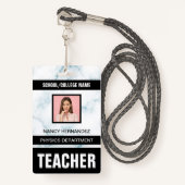 Minimalistischer Ausweis für moderne Lehrkräfte (Vorderseite mit Schlüsselband)