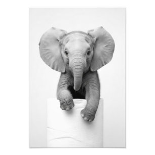 Minimalistischer Baby-Elefant schaut über Toilette Fotodruck