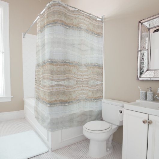 Minimalistischer, beige-weißer Marmor mit modernem Duschvorhang (Beispiel)