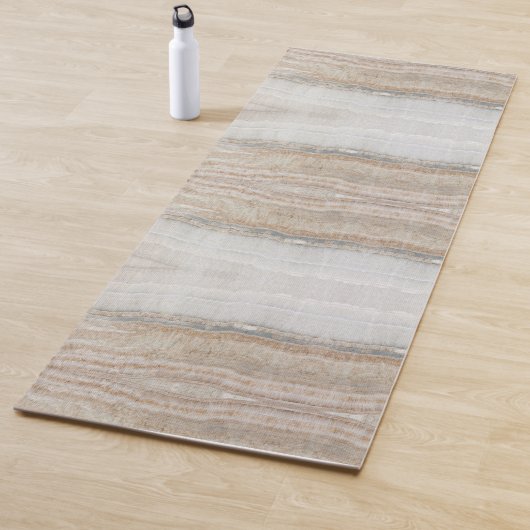 Minimalistischer, beige-weißer Marmor mit modernem Yogamatte (Beispiel)