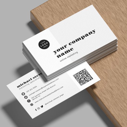 Minimalistischer beruflicher Firmenname QR-Code Visitenkarte