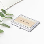 Minimalistischer, blassrosa Streifen Visitenkarten Dose<br><div class="desc">Eleganter Visitenkartenhalter mit hellrosa und grauem Hintergrund. Sie können Ihr Monogramm oder Ihren Namen hinzufügen.</div>