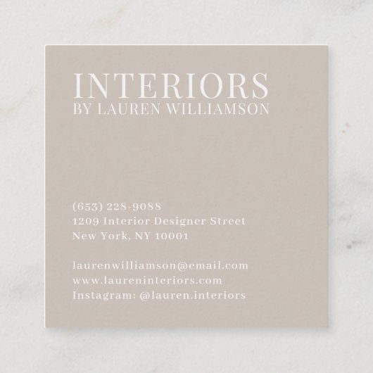Minimalistischer, cremefarbener Innenarchitekt Quadratische Visitenkarte (Rückseite)