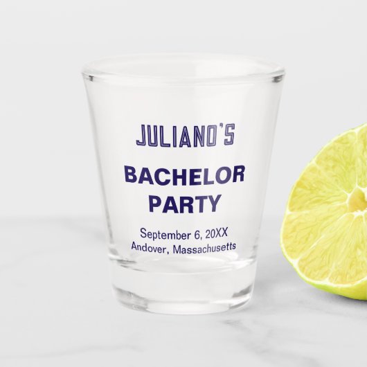 Minimalistischer dunkelblauer Text Junggesellenabs Schnapsglas (Vorderseite)