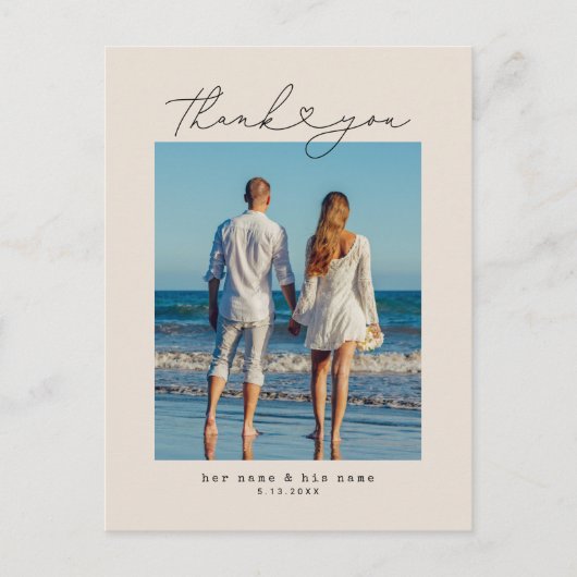 Minimalistischer einfacher Script-Herz-Hochzeitsti Postkarte (Vorderseite)