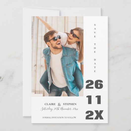 Minimalistischer, eleganter Schriftart Schwarz-wei Save The Date (Vorderseite)