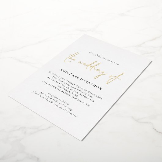 Minimalistischer, eleganter Script QR Code Hochzei Folieneinladung (Gedreht)