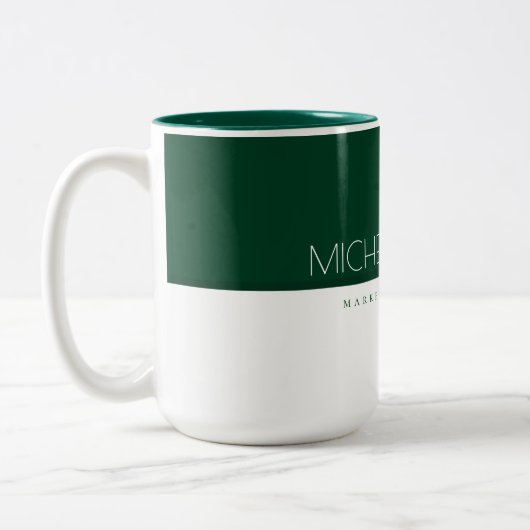 Minimalistischer Emerald Green Custom Monogram Nam Zweifarbige Tasse (Links)