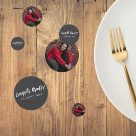 Minimalistischer Foto Abschluss | Graue Tabelle Konfetti