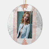 Minimalistischer geometrischer Rose aus weißem Azt Keramik Ornament (Links)