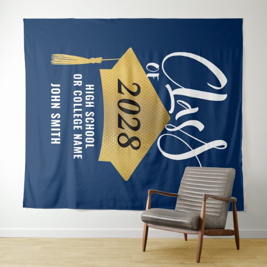 Minimalistischer Gold Grad Cap Stilvoller Script-A Wandteppich (Beispiel (Horizontal))