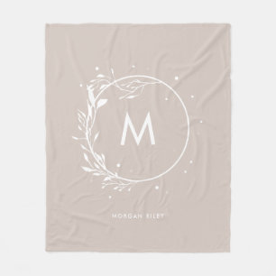 Minimalistischer grauer Blumenkranz-Monogramm Fleecedecke