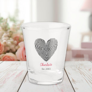 Minimalistischer Herz-Fingerabdruck mit personalis Schnapsglas